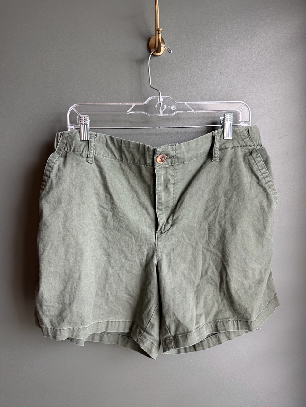 Old Navy Women's Olive Green Flat-Front Casual Shorts